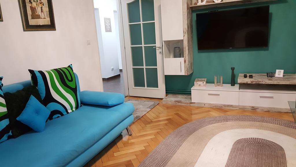 Apartment Sweet *